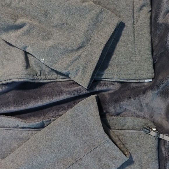 Grey The North Face coat w/hood - Picture 4 of 11